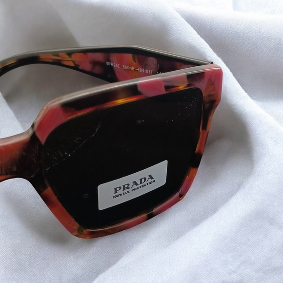 Prada sunglasses - Picture 3 of 5